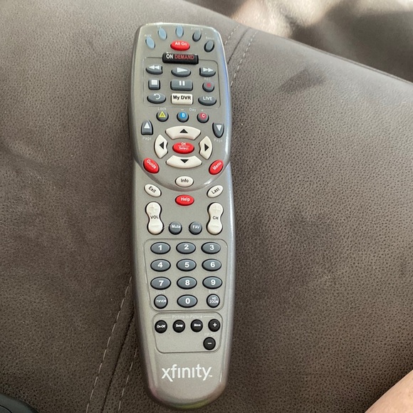 Silver Xfinity remote control in brand new shape - Picture 1 of 12